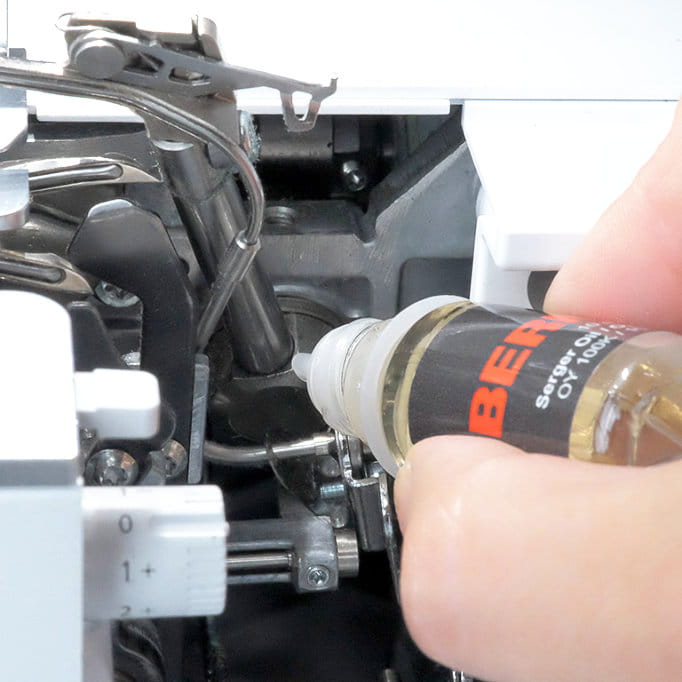 OIL BOTTLE L8, PACKAGED