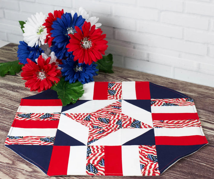 Cut Loose Press Easy Patriotic Table Topper