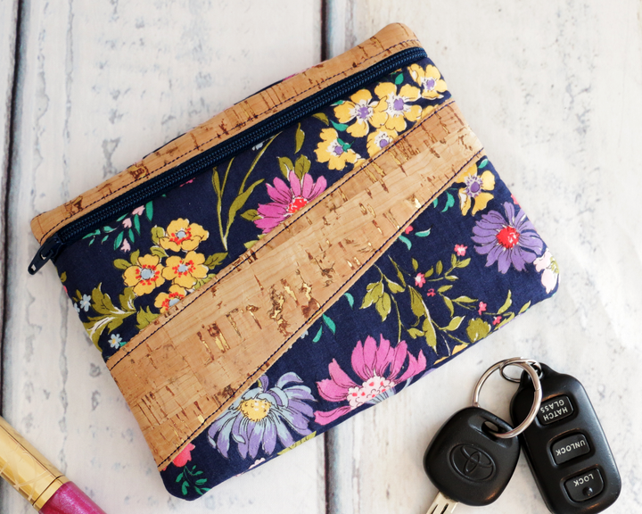 Sassy Stripe Zipper Bag